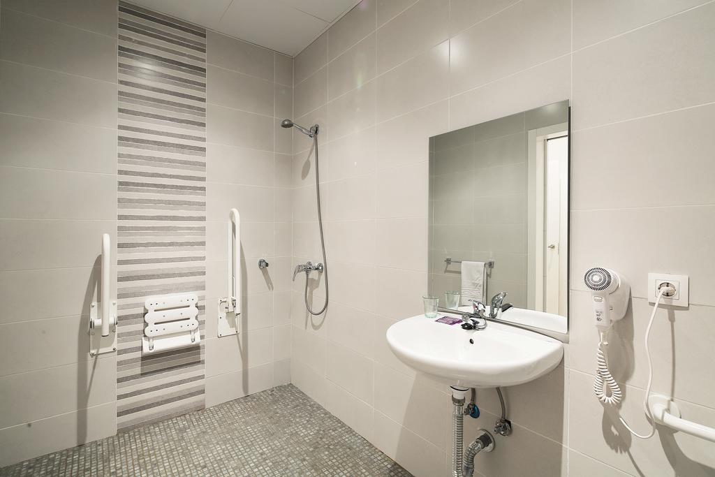 Hostal Balkonis Barcelona Værelse billede