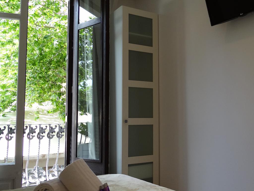 Hostal Balkonis Barcelona Værelse billede